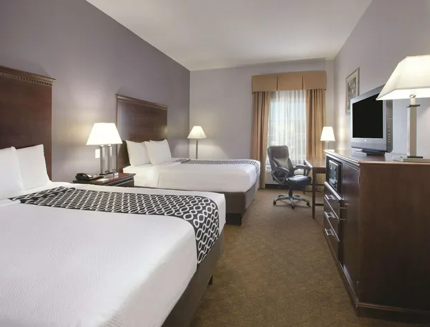 La Quinta Inn & Suites by Wyndham Corsicana hotel detail image 4
