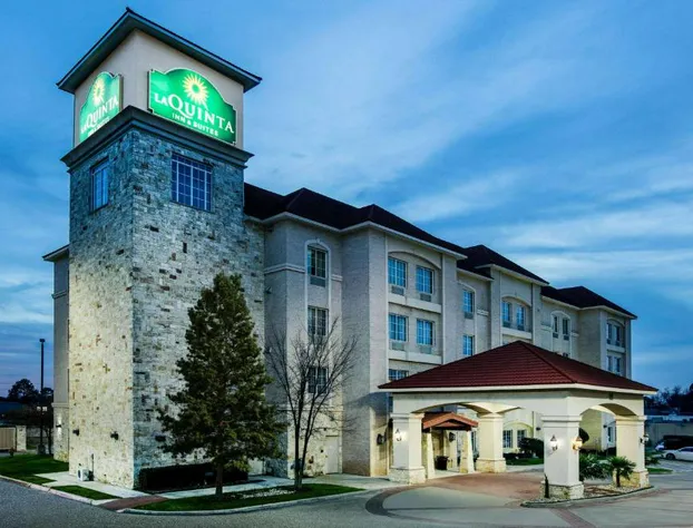La Quinta Inn & Suites by Wyndham DFW Airport West - Euless hotel detail image 3