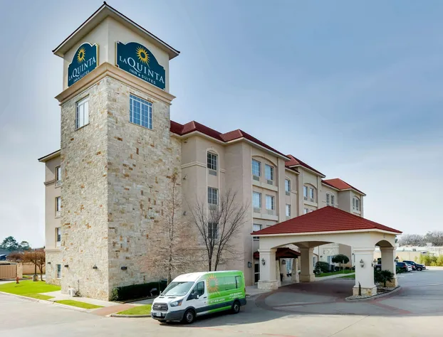 La Quinta Inn & Suites by Wyndham DFW Airport West - Euless hotel detail image 3