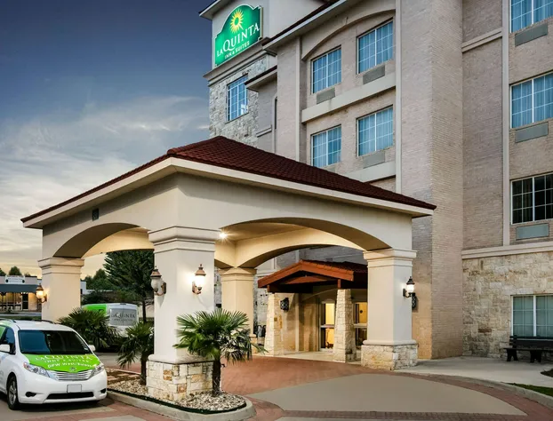 La Quinta Inn & Suites by Wyndham DFW Airport West - Euless hotel detail image 4