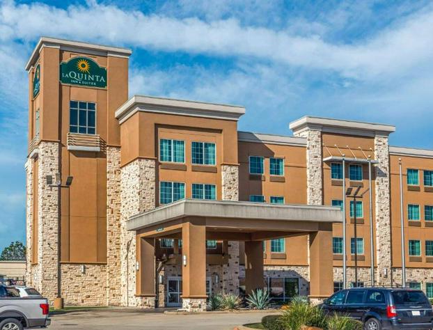 La Quinta Inn & Suites by Wyndham Houston Humble Atascocita hotel detail image 1