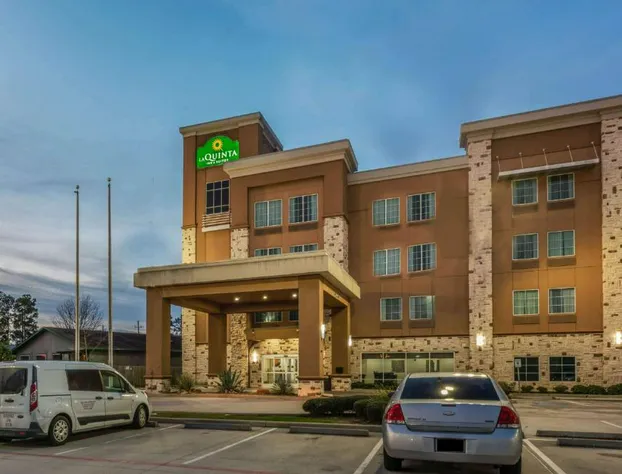La Quinta Inn & Suites by Wyndham Houston Humble Atascocita hotel detail image 1