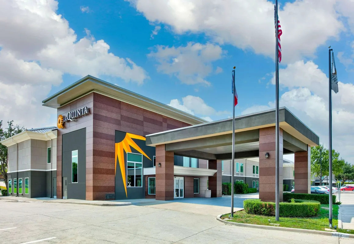 La Quinta Inn & Suites by Wyndham Dallas - Las Colinas hotel hero
