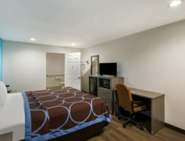 Super 8 by Wyndham Wichita Falls hotel detail image 4