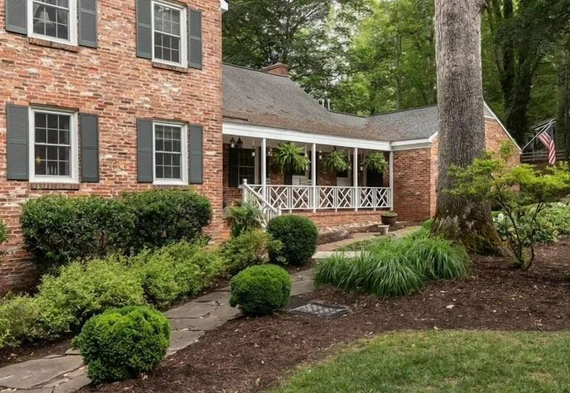 Colonial Gardens hotel hero