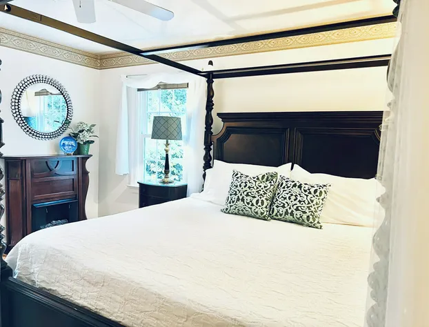 Colonial Gardens hotel detail image 1