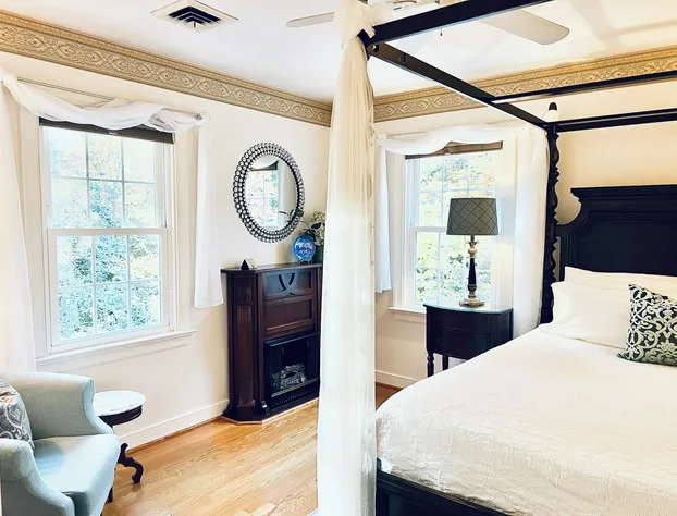 Colonial Gardens hotel detail image 2