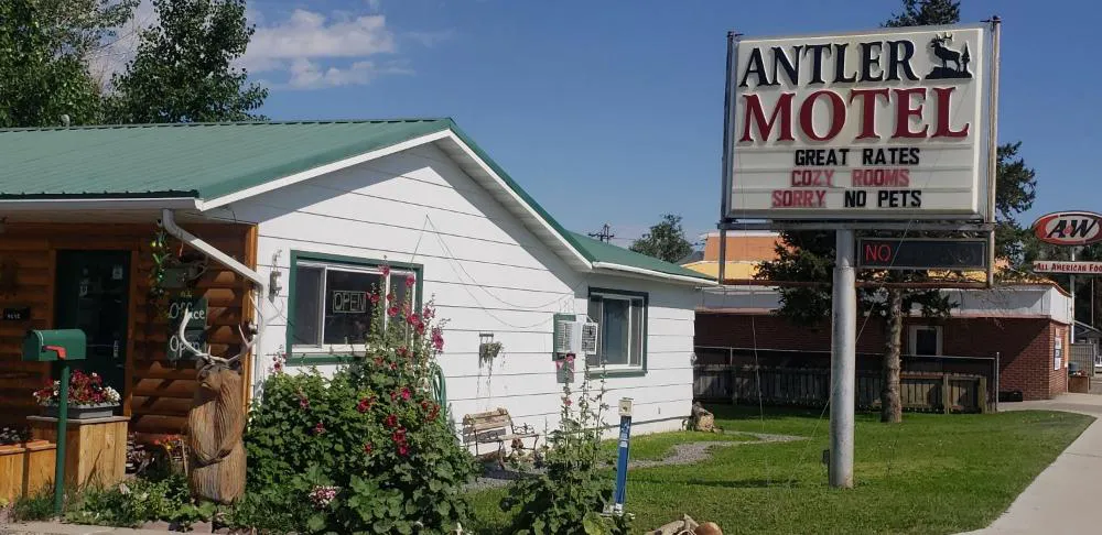Antler Motel hotel hero