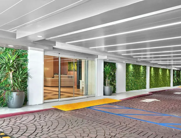 Hilton Garden Inn LAX Los Angeles Airport hotel detail image 1