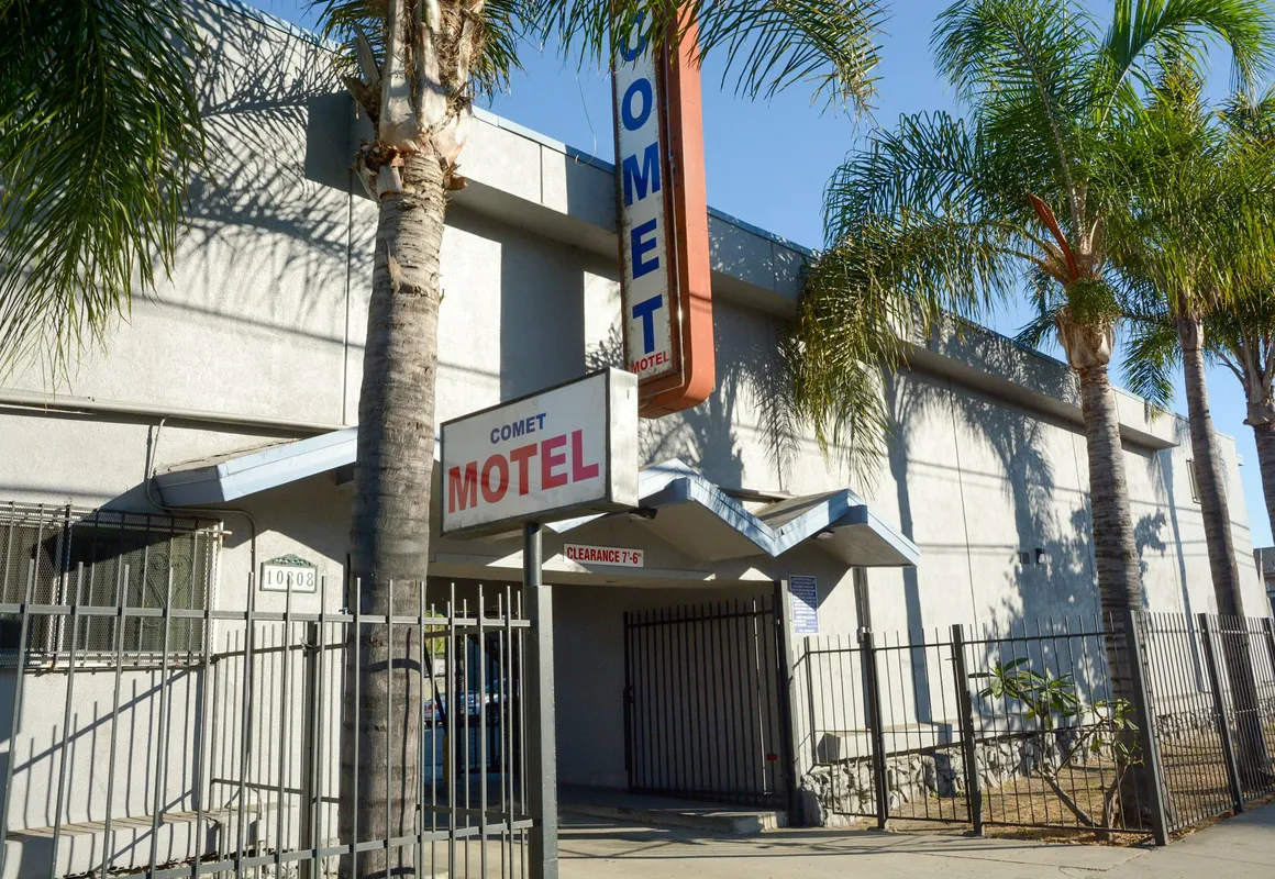 Comet Motel hotel hero