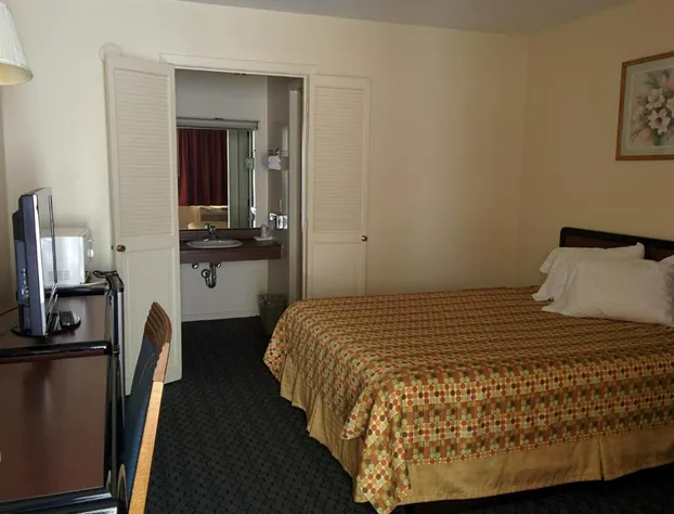 Economy Inn Toledo-Perrysburg hotel detail image 2