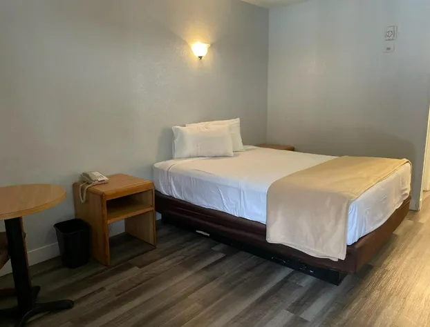 Premier Inns Thousand Oaks hotel detail image 3