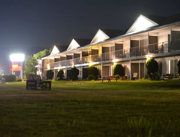 Monashee Motel hotel detail image 1