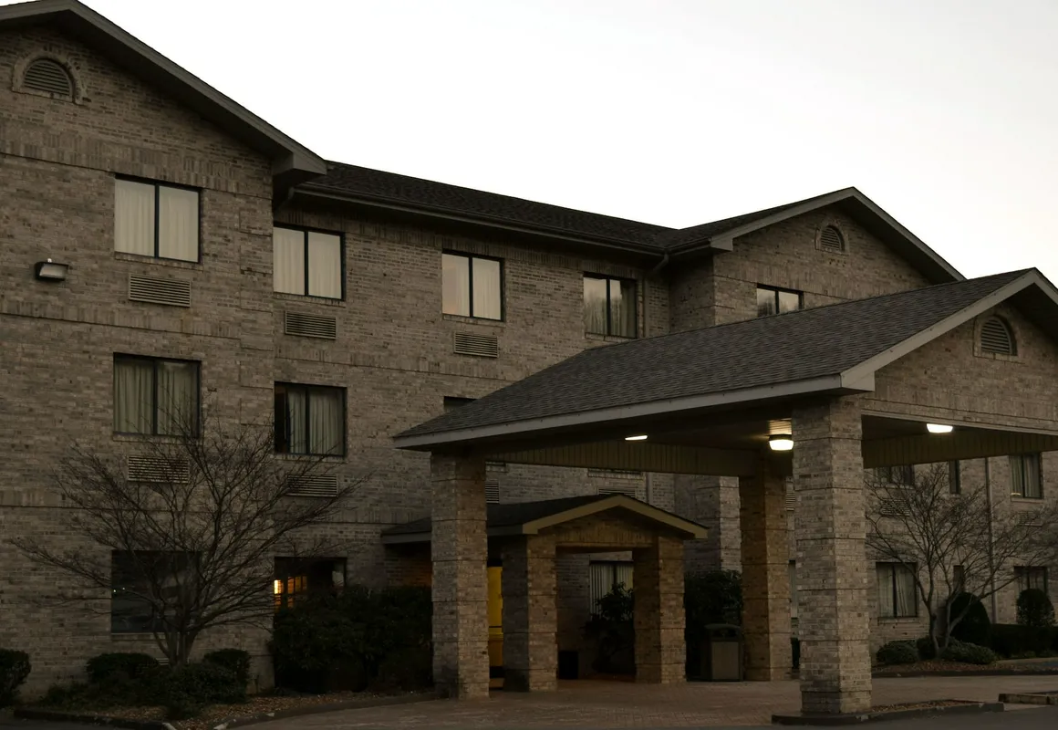 Brookshire Inn & Suites hotel hero