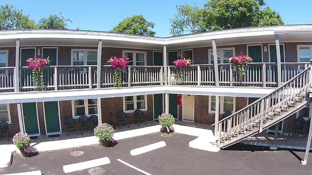 Cutty Sark Motor Lodge hotel hero