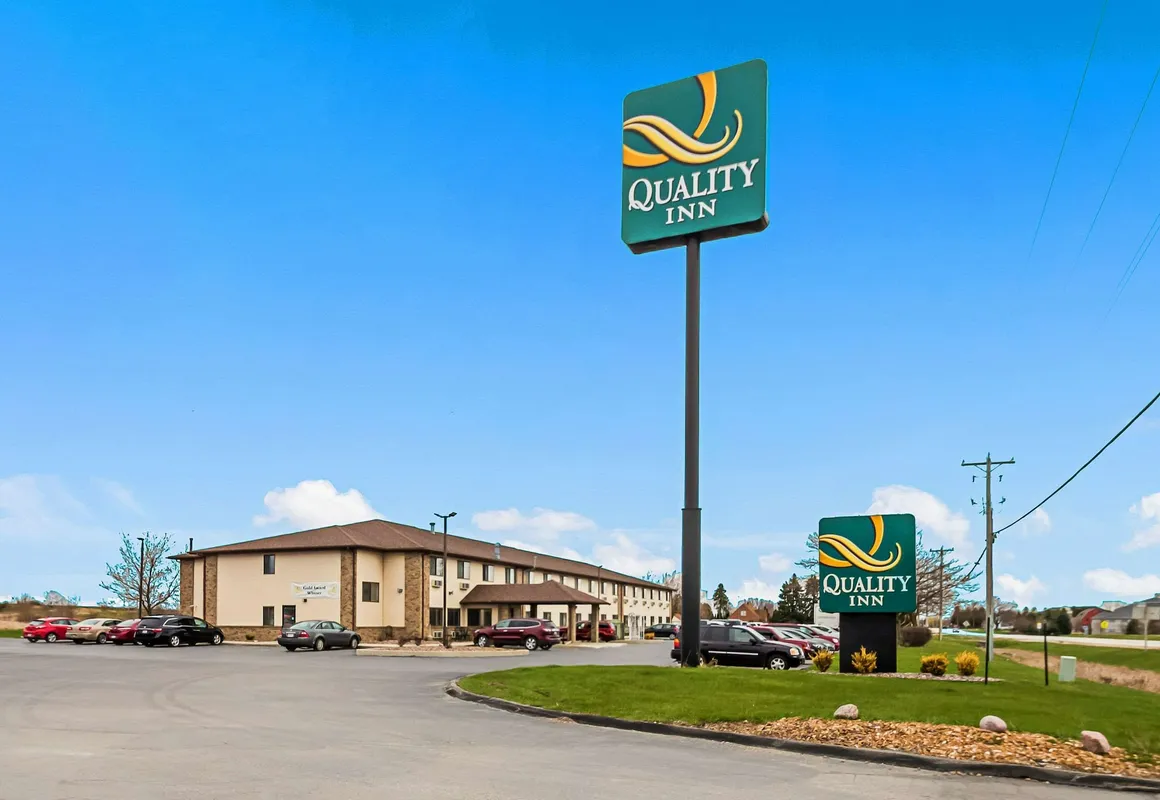 Quality Inn Sheboygan North I-43 hotel hero