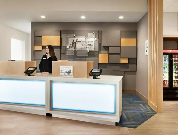 Holiday Inn Express & Suites-Cincinnati South - Wilder by IHG hotel detail image 1