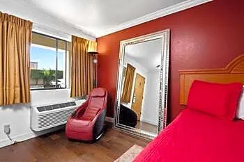 Americana Inn hotel detail image 4