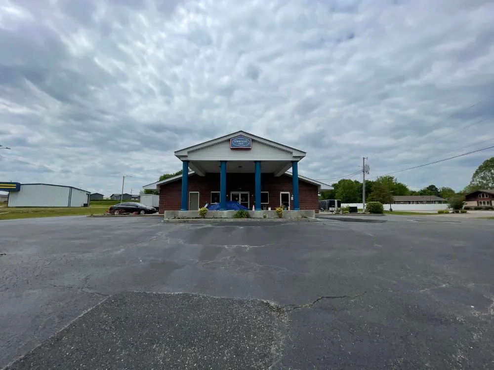 Embassy Inn hotel hero