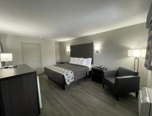 Embassy Inn hotel detail image 4