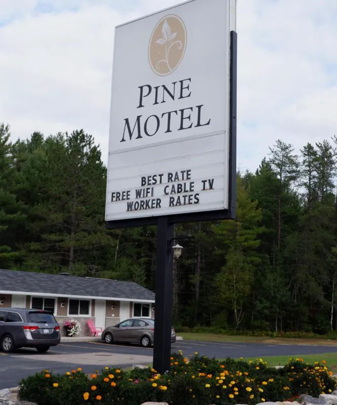 Pine Motel hotel hero