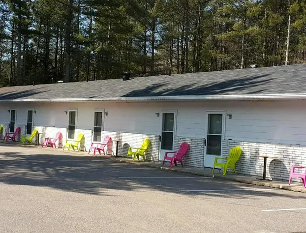 Pine Motel hotel detail image 2