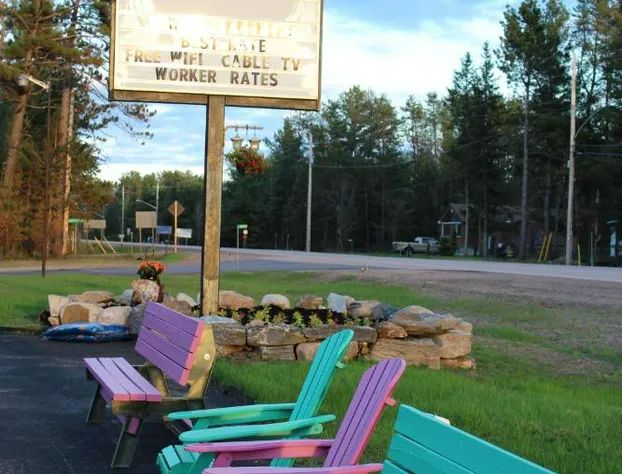 Pine Motel hotel detail image 4