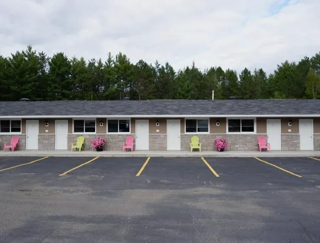 Pine Motel hotel detail image 3