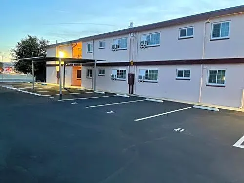 Royal Lodge hotel detail image 1