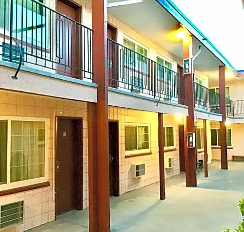 Royal Lodge hotel detail image 4