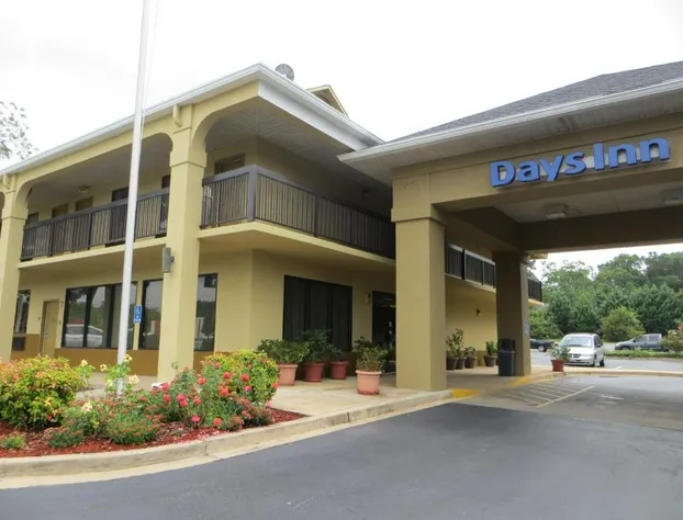 Days Inn by Wyndham Elberton hotel detail image 1