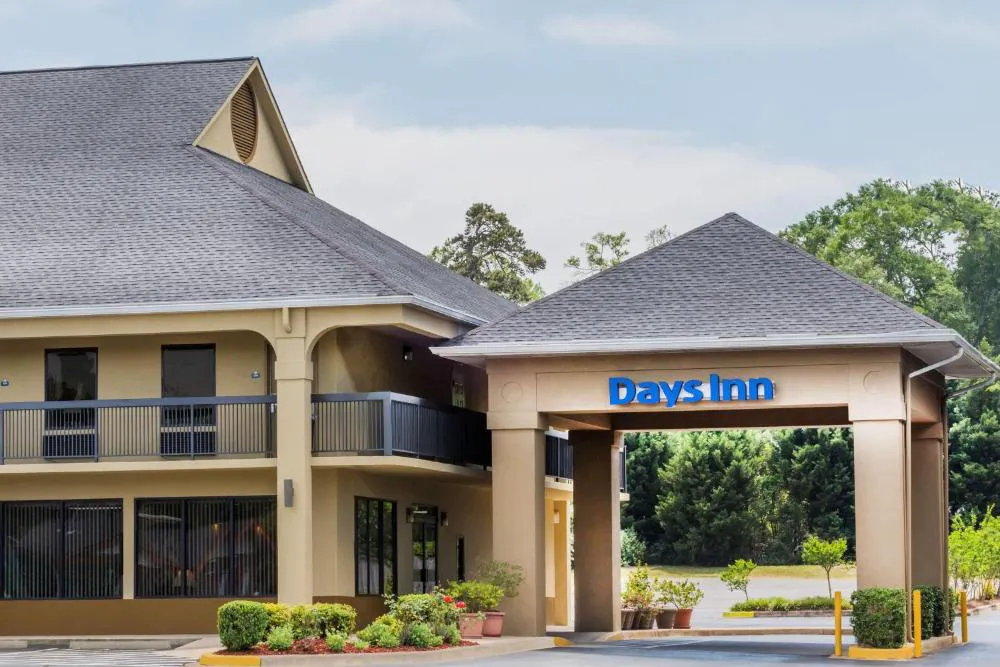 Days Inn by Wyndham Elberton hotel hero