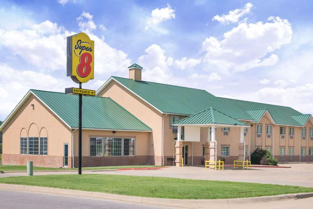 Super 8 by Wyndham Winfield/Quail Ridge Area hotel hero