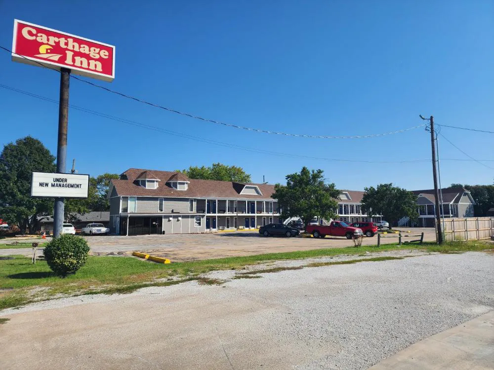 Carthage Inn hotel hero