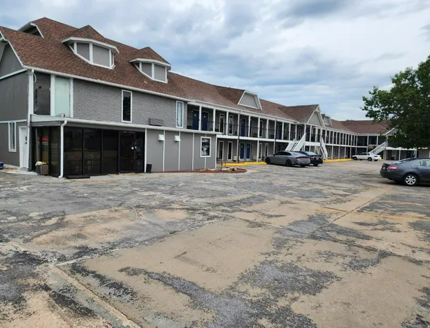 Carthage Inn hotel detail image 1