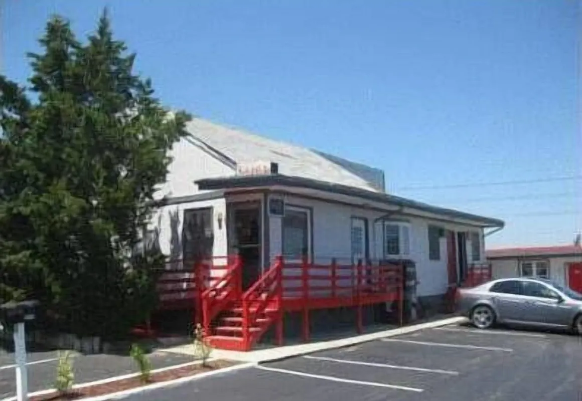 Bay Drive Motel hotel hero