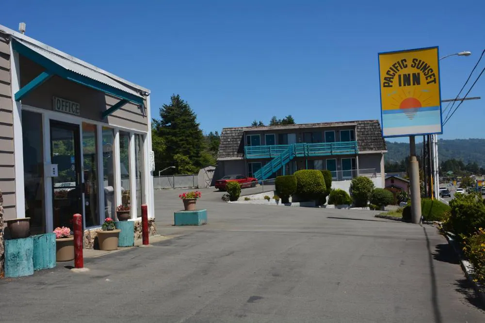 Pacific Sunset Inn hotel hero
