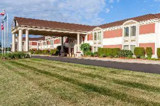 Days Inn & Suites by Wyndham Roseville/Detroit Area hotel detail image 1