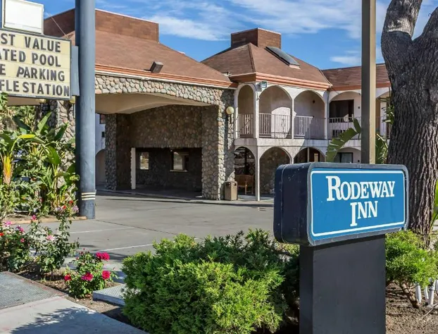 Rodeway Inn Magic Mountain Area hotel detail image 2