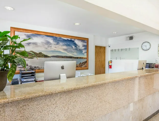 Rodeway Inn Magic Mountain Area hotel detail image 4