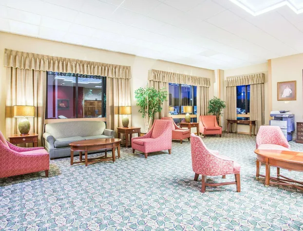 Days Inn & Suites by Wyndham Sutton Flatwoods hotel detail image 4