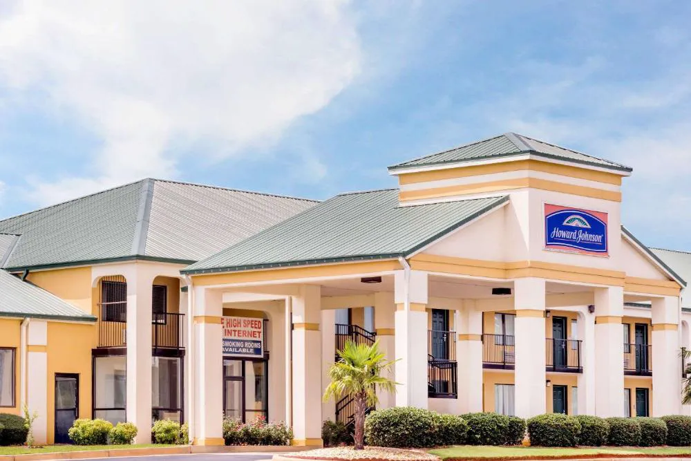 Howard Johnson by Wyndham Perry GA hotel hero