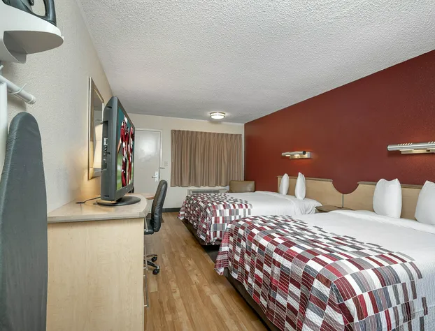 Red Roof Inn Detroit - Roseville/ St Clair Shores hotel detail image 4