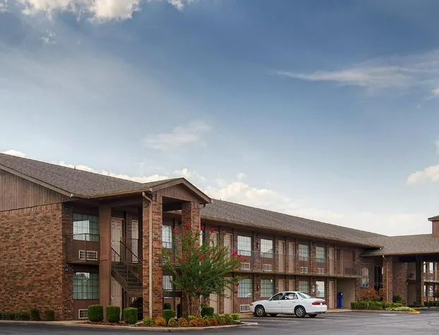 SureStay Plus Hotel By Best Western Poteau hotel detail image 1