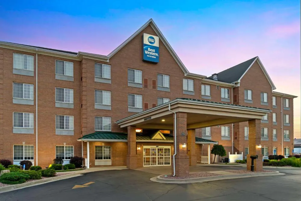 Best Western Executive Inn & Suites hotel hero