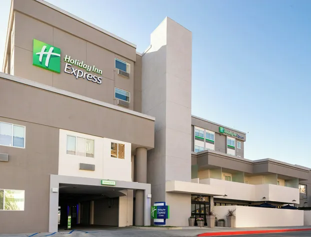 Holiday Inn Express & Suites Los Angeles Downtown West by IHG hotel detail image 3