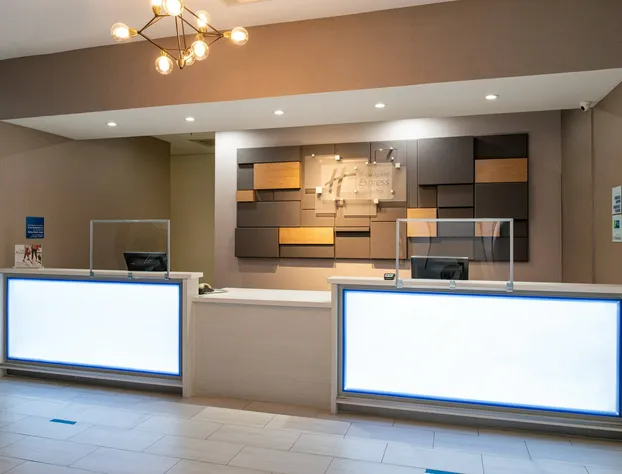 Holiday Inn Express & Suites Los Angeles Downtown West by IHG hotel detail image 4