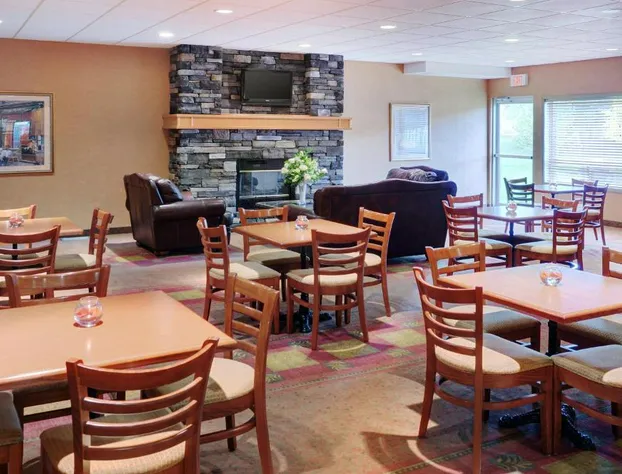 Pomeroy Inn and Suites Chetwynd hotel detail image 4