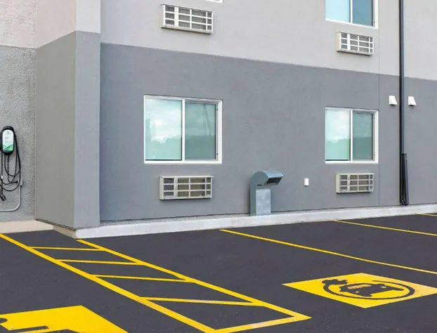 Days Inn by Wyndham Steinbach hotel detail image 4