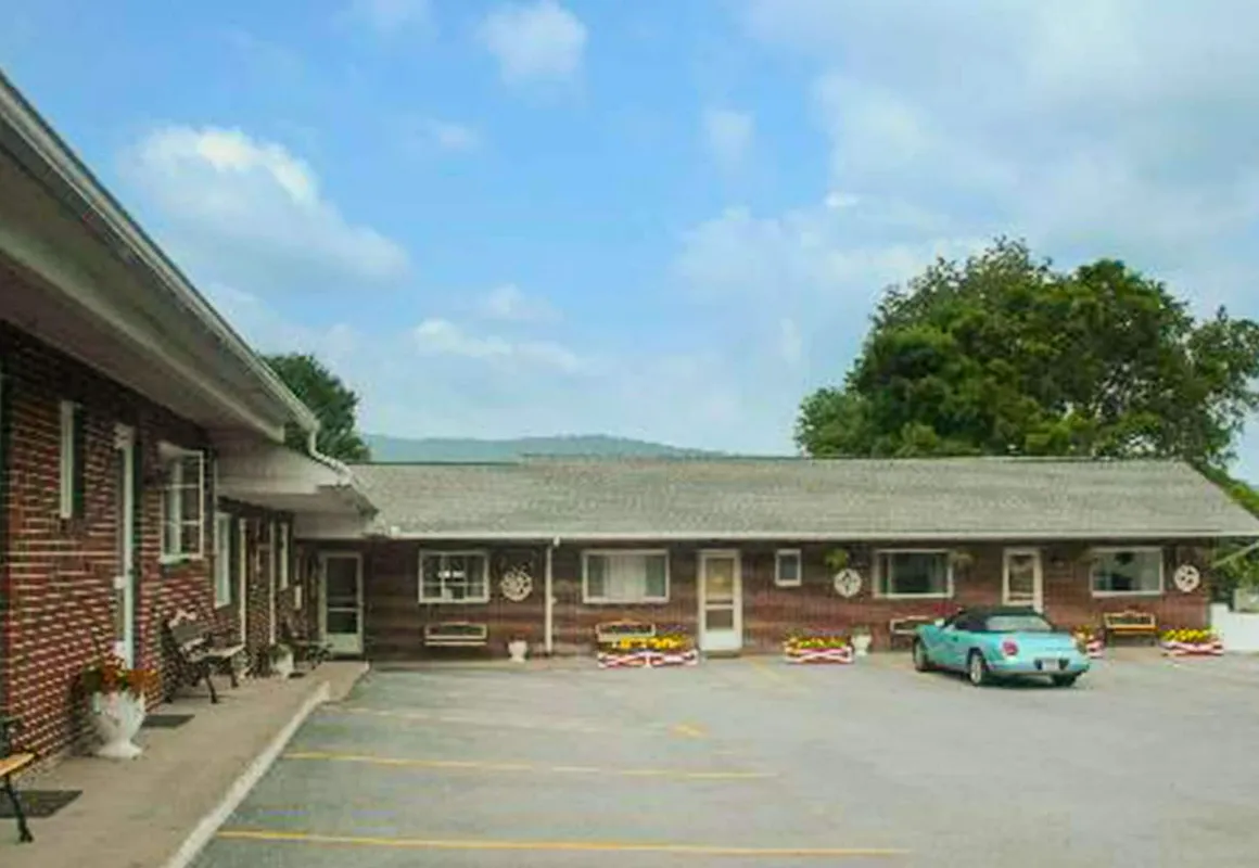 Judy's Motel Bedford hotel hero